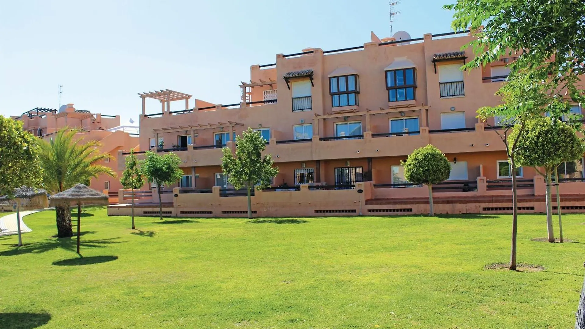 Beautiful Apartment In Casares Costa With Wifi